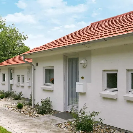 4 Person Holiday Home In Aeroskobing بيت للعطل *