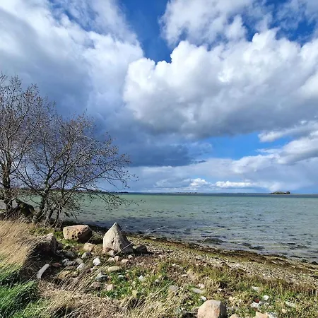 Marina Retreat In Aero - By Traum