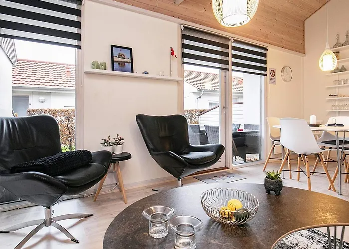 Marina Retreat In Aero - By Traum *