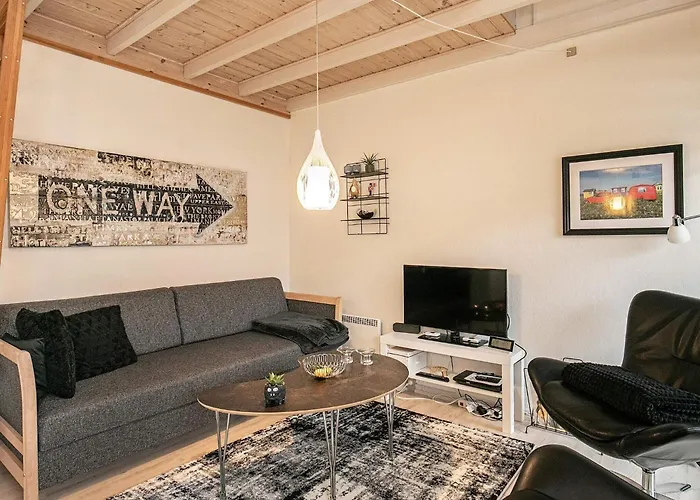 Marina Retreat In Aero - By Traum *