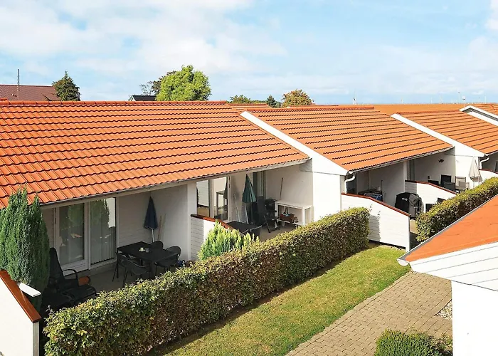 Marina Retreat In Aero - By Traum